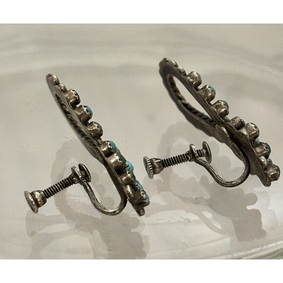 Vintage Zuni Sterling Petit Point Turquoise Flower/Hoop Screw Back Earrings - Picture 6 of 6